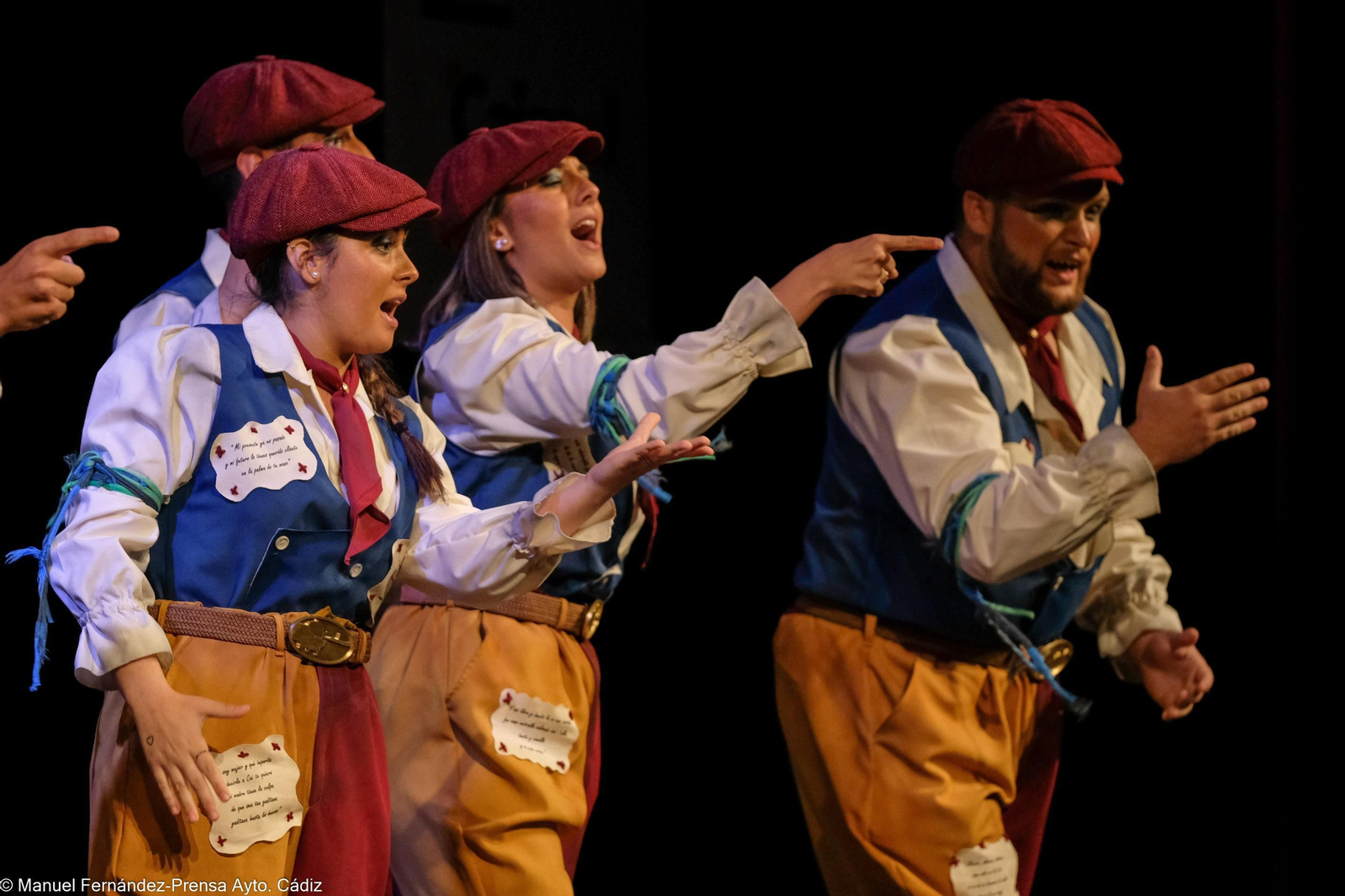 La comparsa juvenil 'Los cantananas', que cerró la segunda sesión semifinal, ha logrado su pase a la Final.