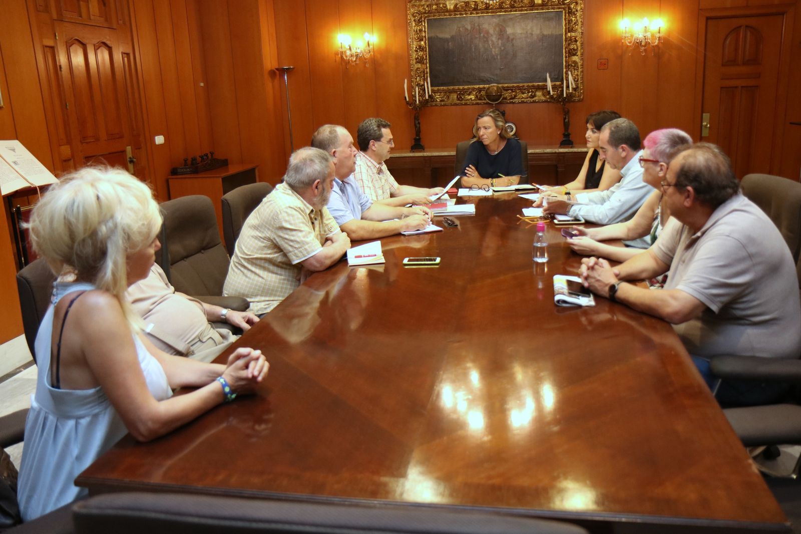 Albás, en su reunión con miembros del Consejo del Movimiento Ciudadano.