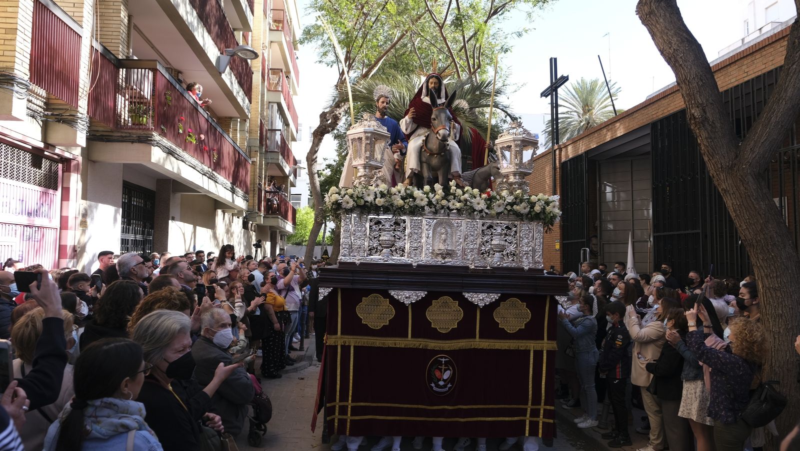 Fotogalería de la procesión de La Borriquita en Almería. Semana Santa 2022.