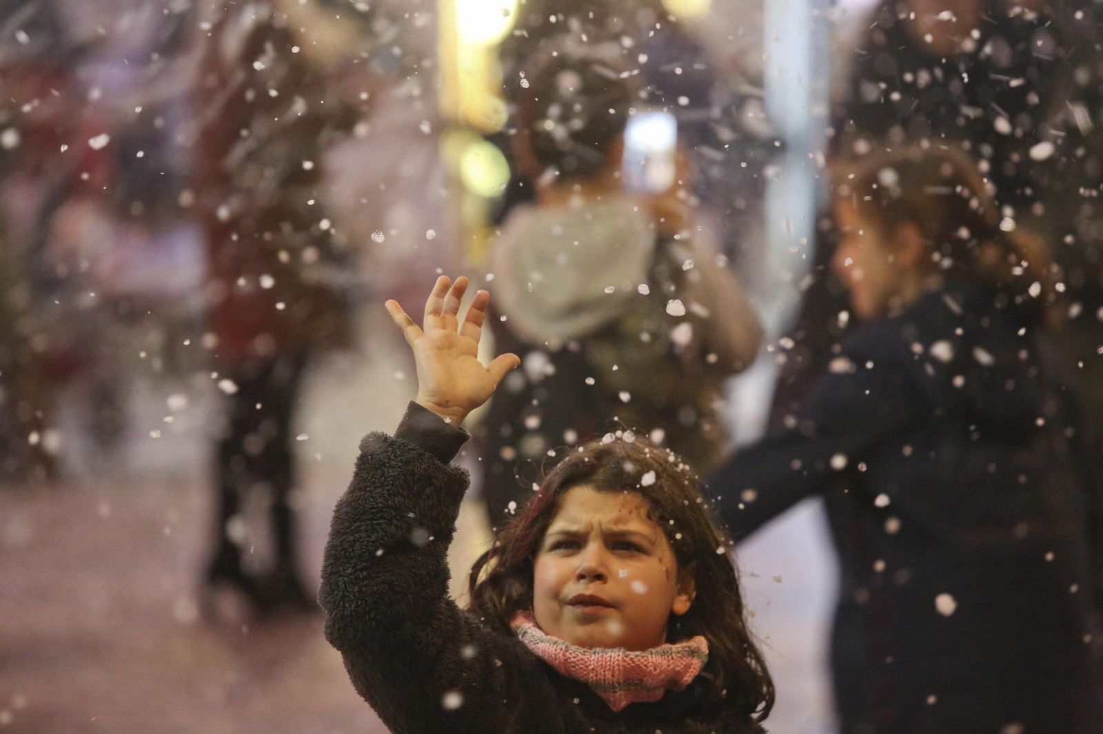 La nieve vuelve a la Plaza de las Flores