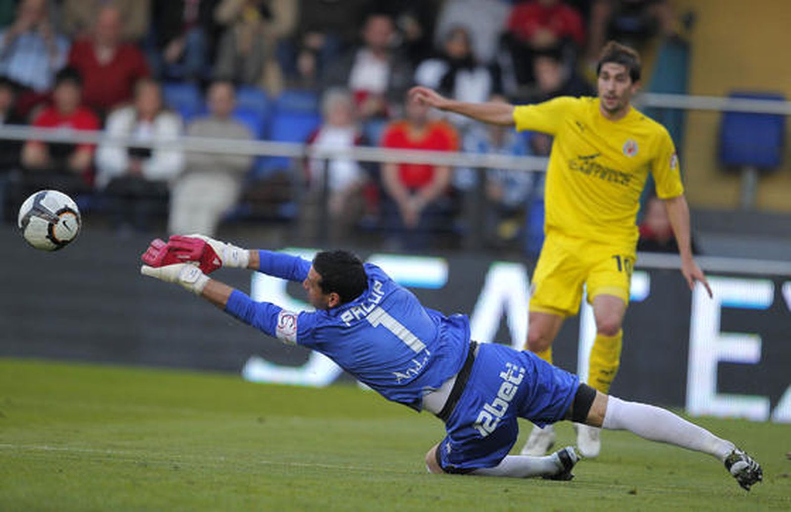 El Sevilla pierde estrepitosamente en el estreno de Antonio Álvarez como técnico. / AFP Photo