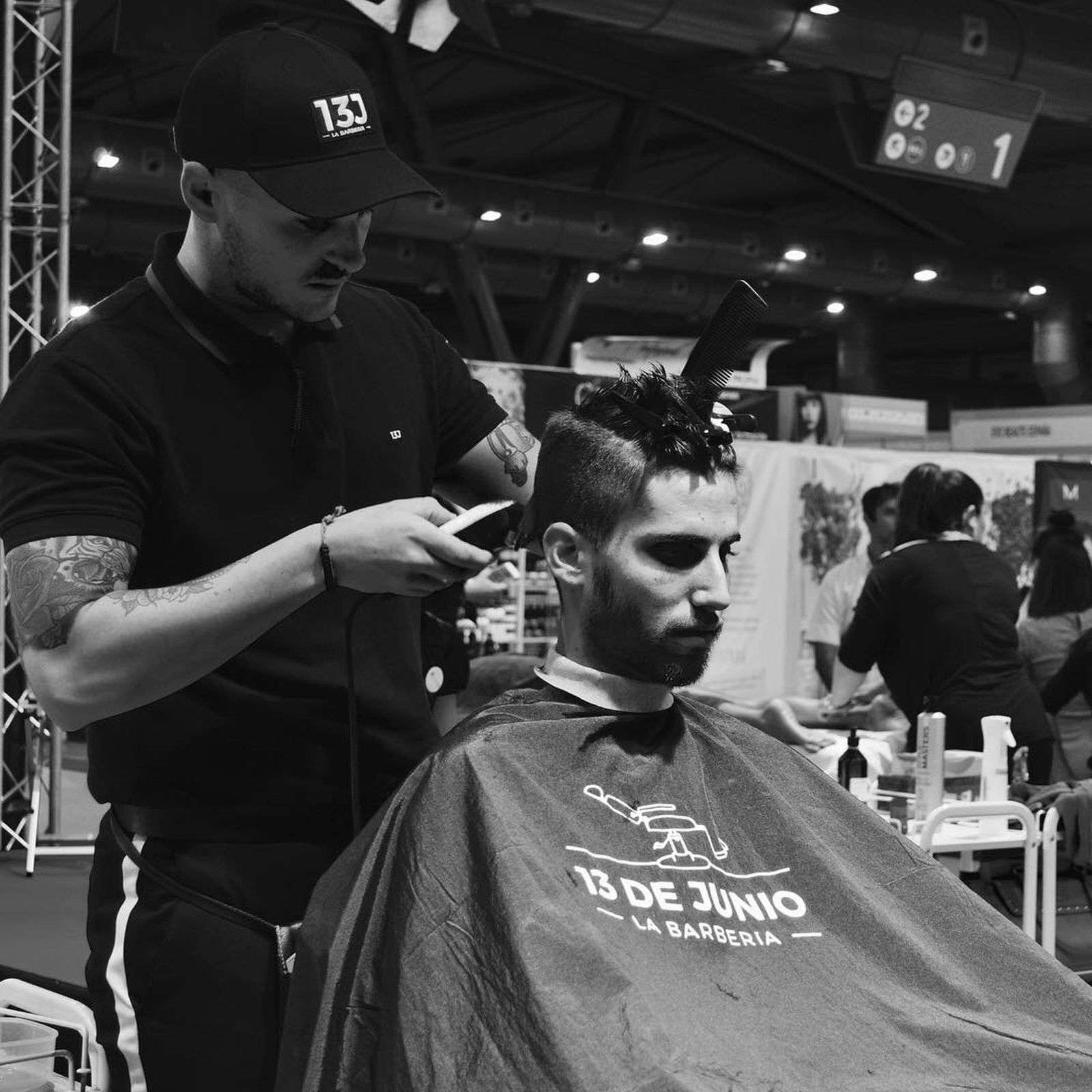 Antonio Torres, un casi ingeniero industrial que lleva toda su vida dedicado al noble arte de la peluquería.