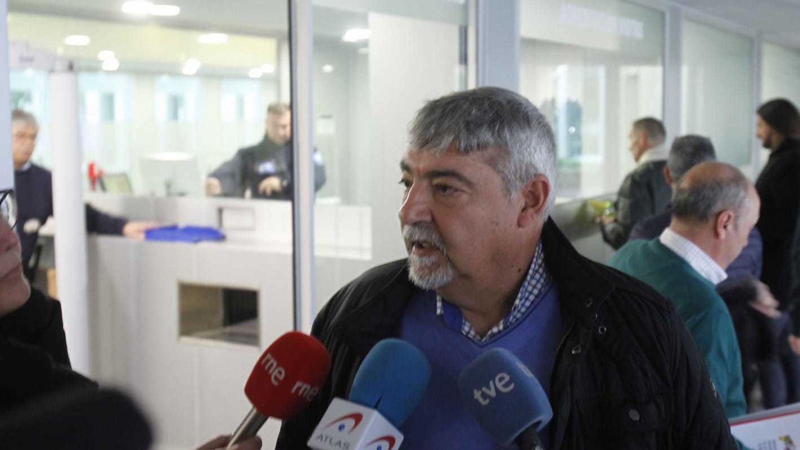 El presidente de la Unión Sevillana del Taxi, Fernando Morales, este jueves en la Junta.