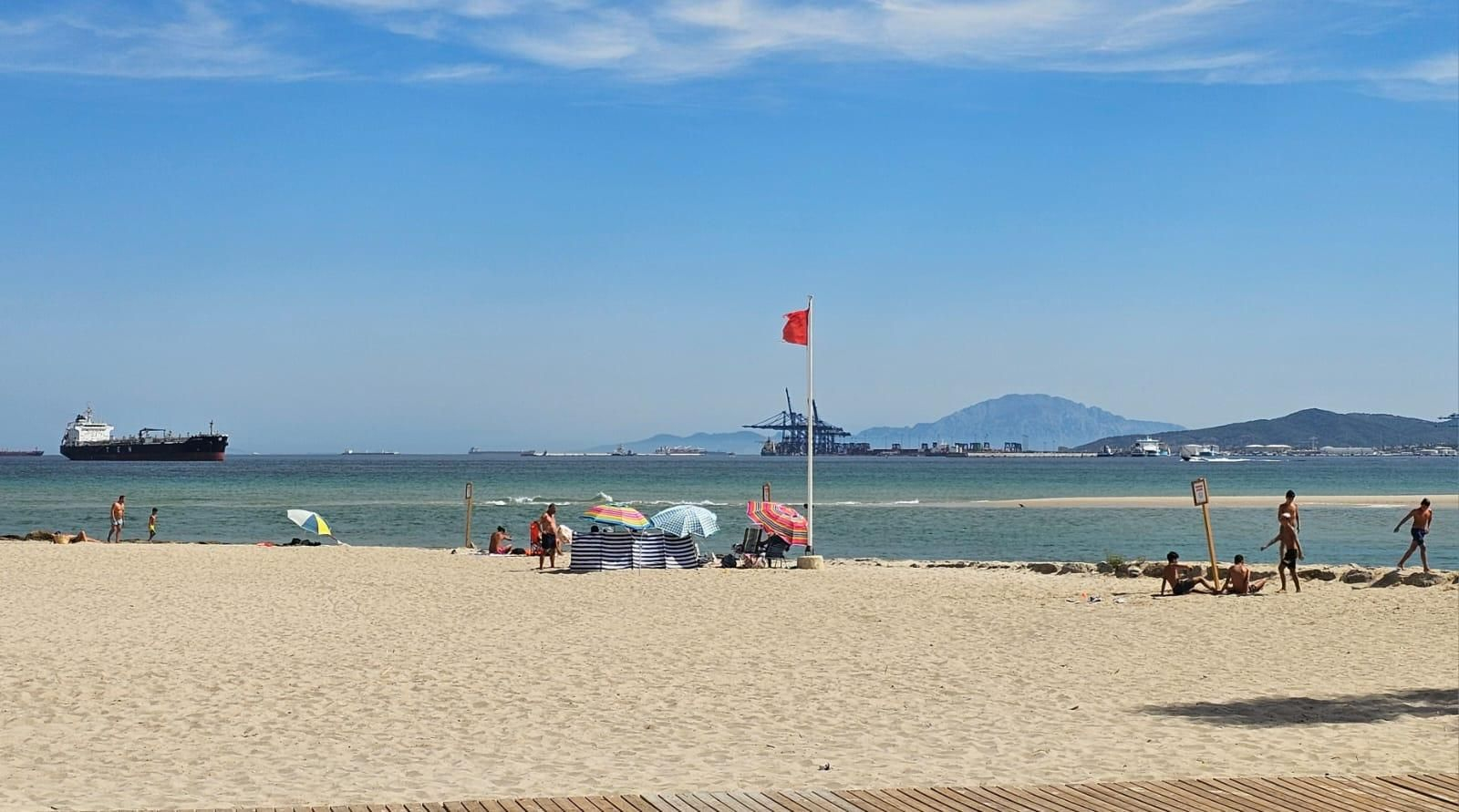 La playa de Palmones, este miércoles. La playa de Palmones, este miércoles.