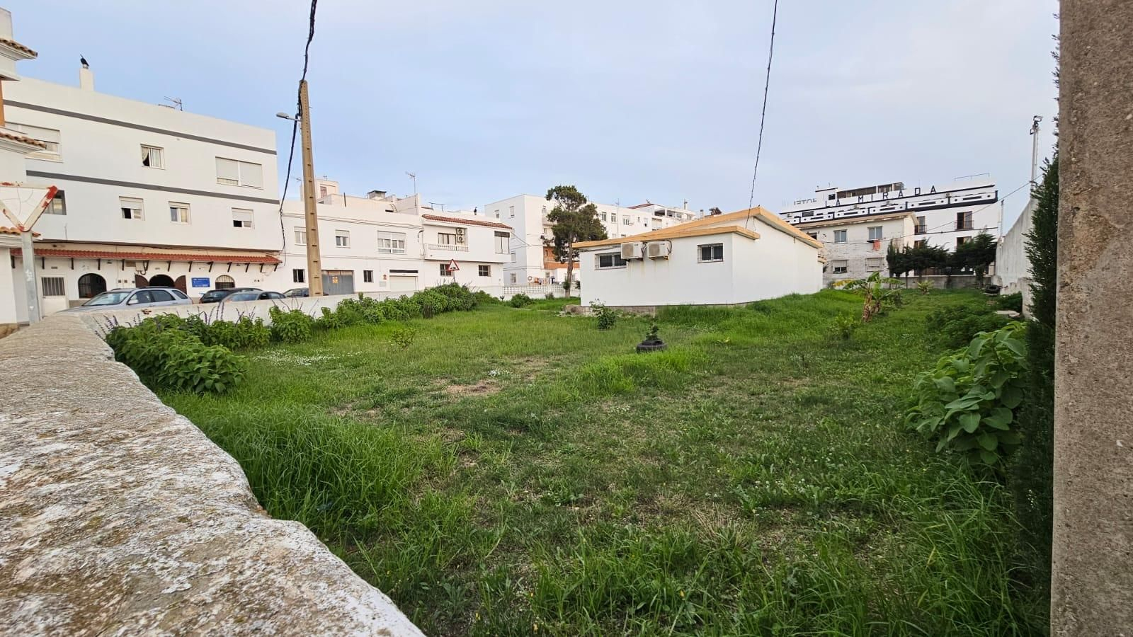 La parcela en la que el Ayuntamiento de Tarifa contempla la construcción de 97 VPO.