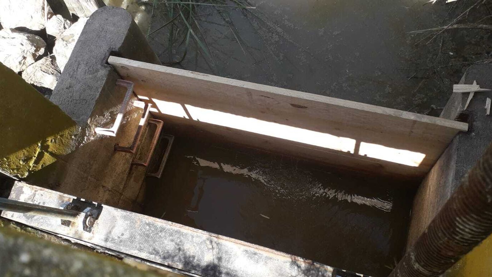 La compuerta saboteada