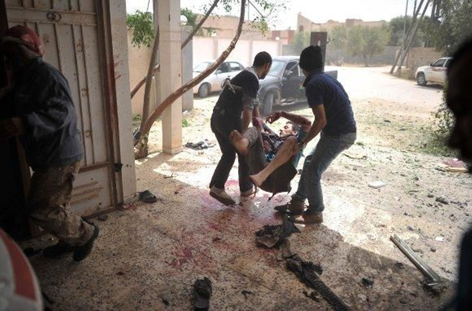 Gadafi reanuda con dureza los ataques a Misrata