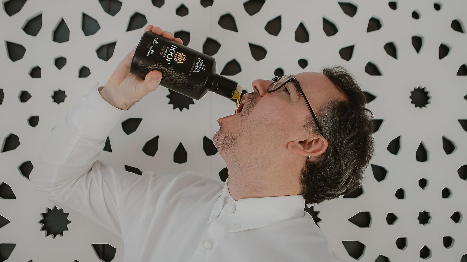 Paco Morales cata el nuevo AOVE oficial de Noor