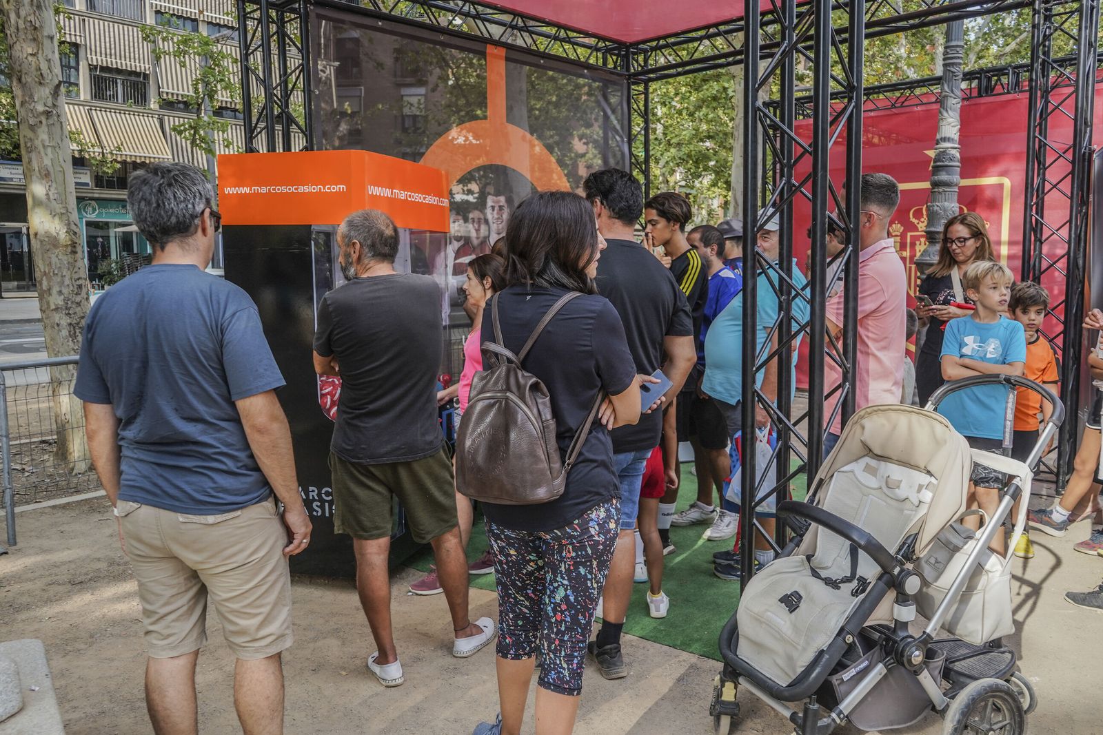 Granada disfruta con la Fan Zone de la Selección española
