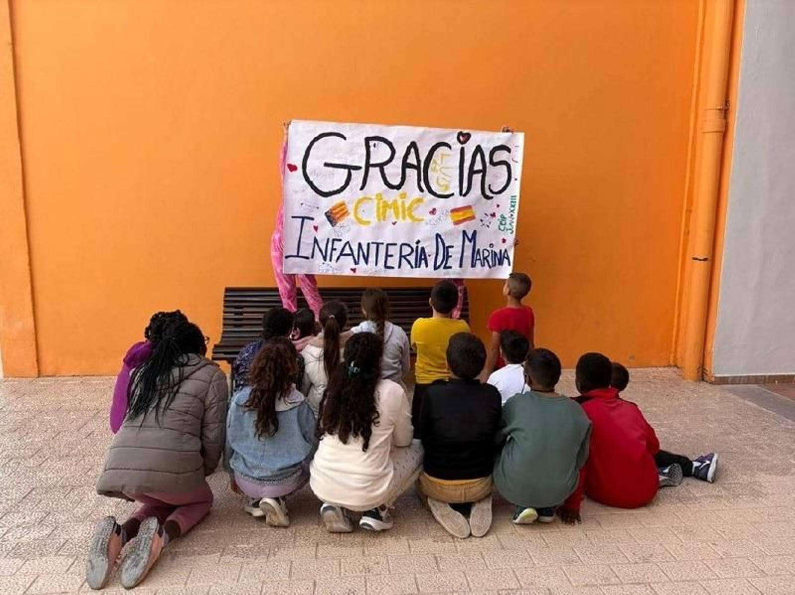 El trabajo incansable de los militares gaditanos en Valencia