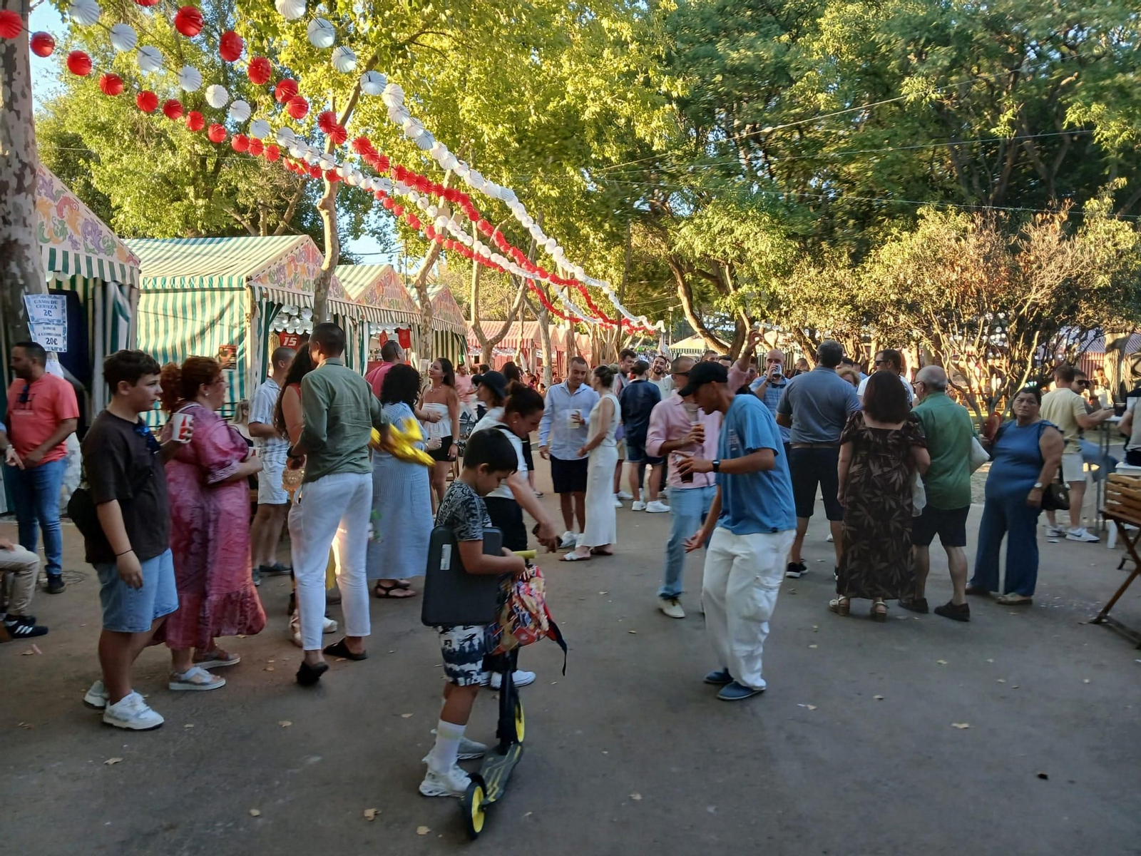 Búscate en las imágenes del sábado de Feria en San Fernando