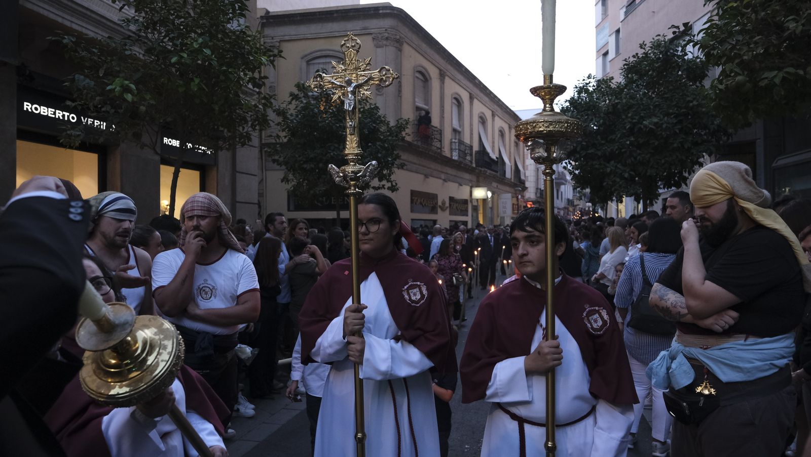 Imágenes de La Magna por las calles de Almería