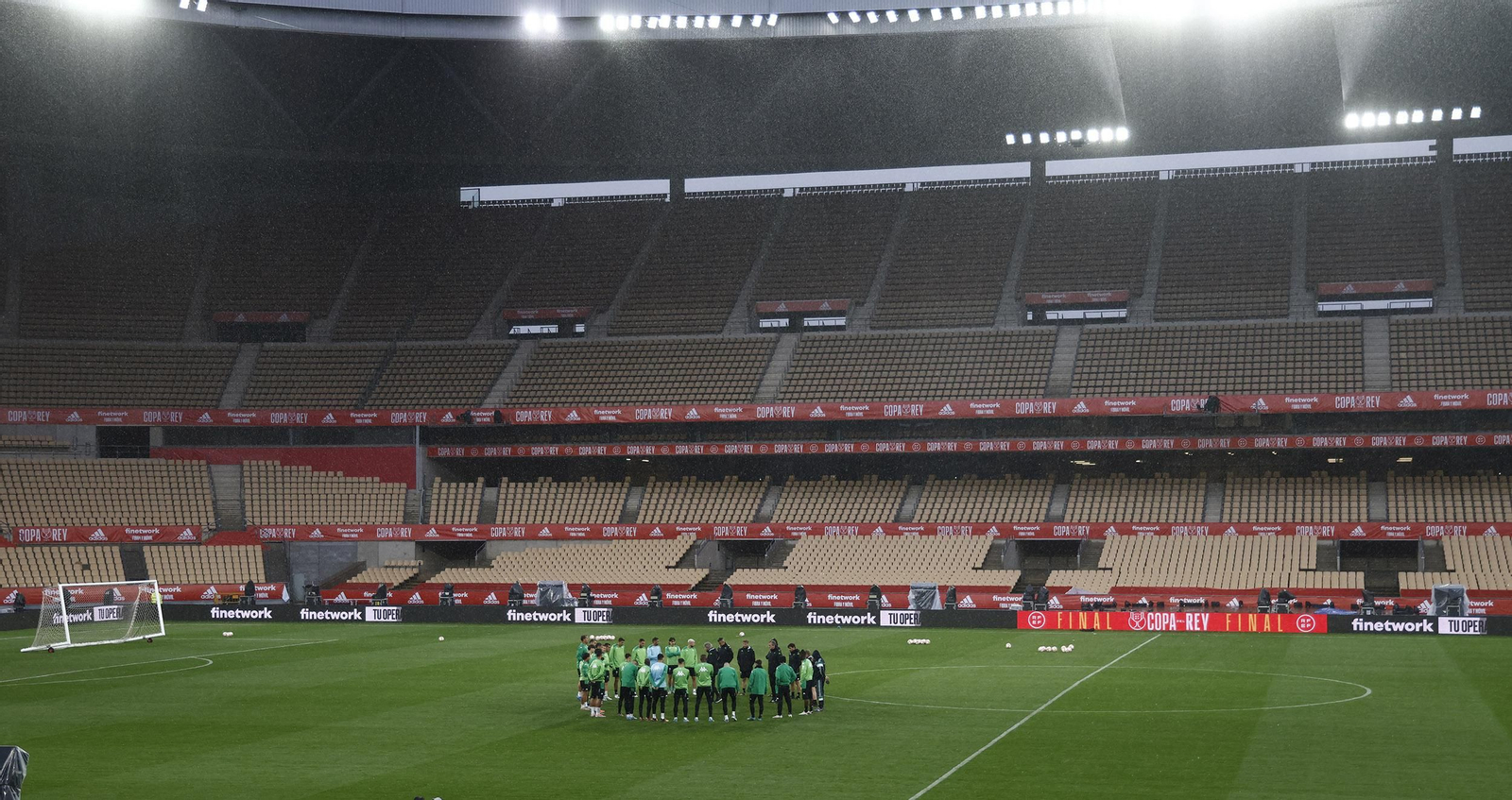 Betis - Valencia | La final de la Copa del Rey se ambienta pese a la lluvia