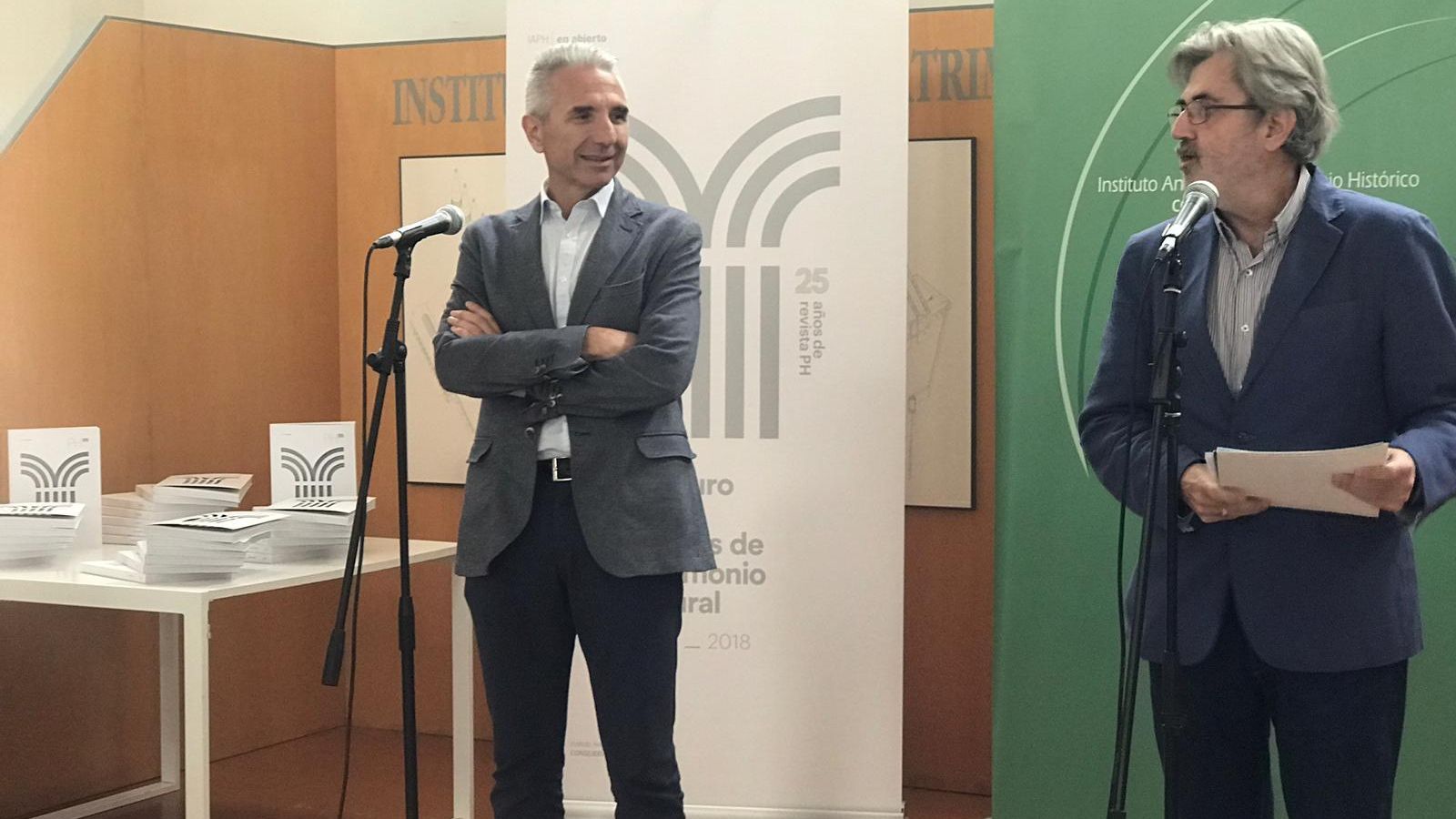 El consejero en funciones Miguel Ángel Vázquez y el director del IAPH, Lorenzo Pérez del Campo.