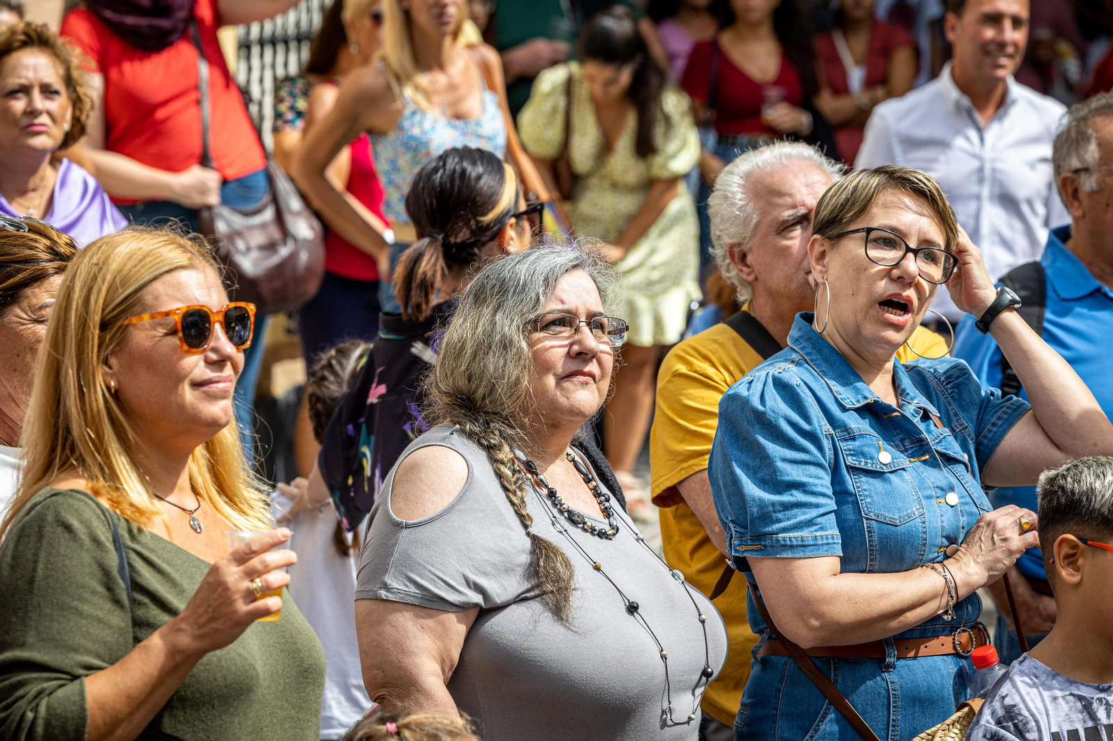 Búscate en SailGP Cádiz: La ciudad disfruta del ambiente del domingo con las actividades, las carreras y los bares