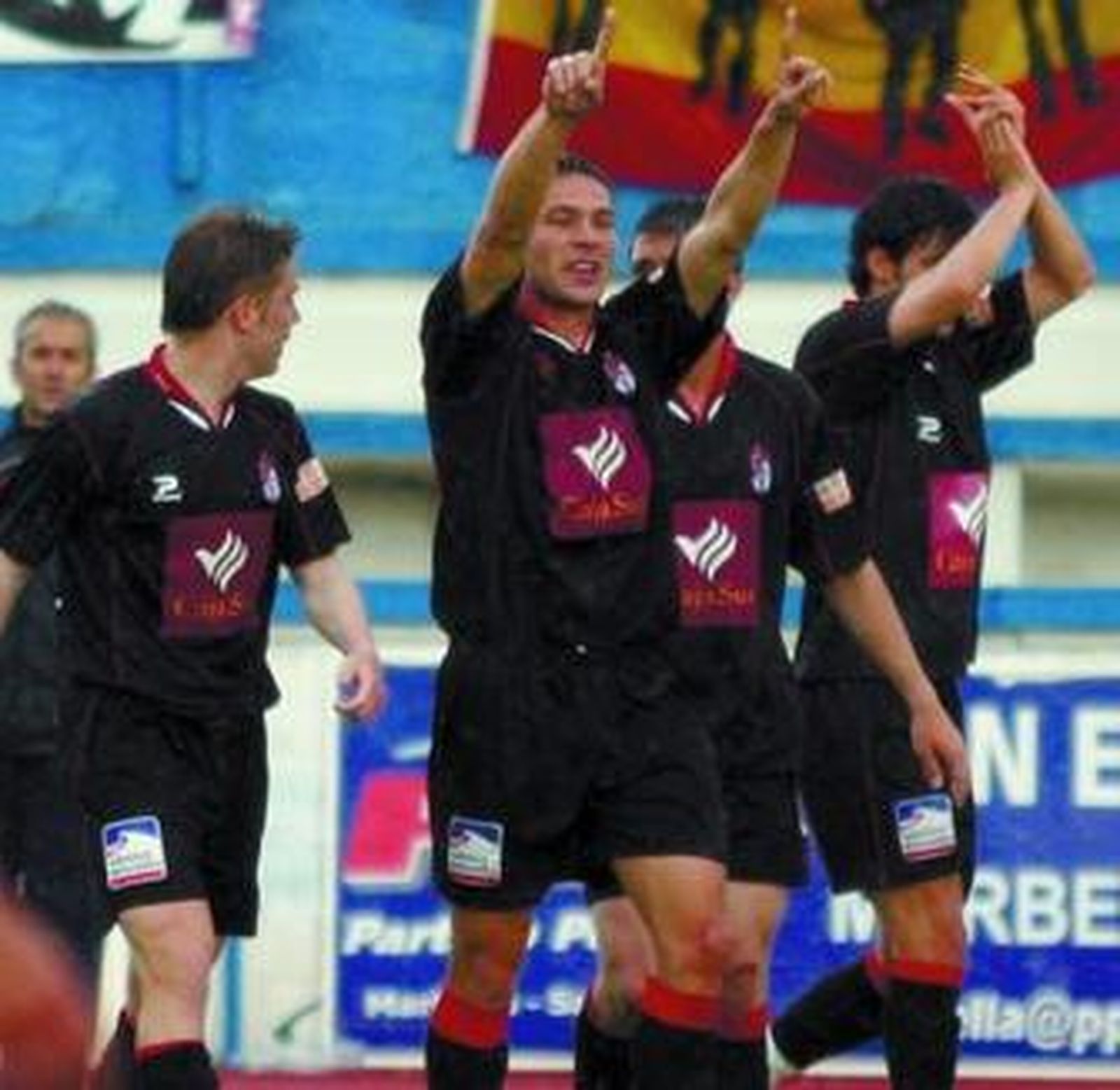 Gorka Pintado saluda a la afición, que siempre lo ha apoyado.