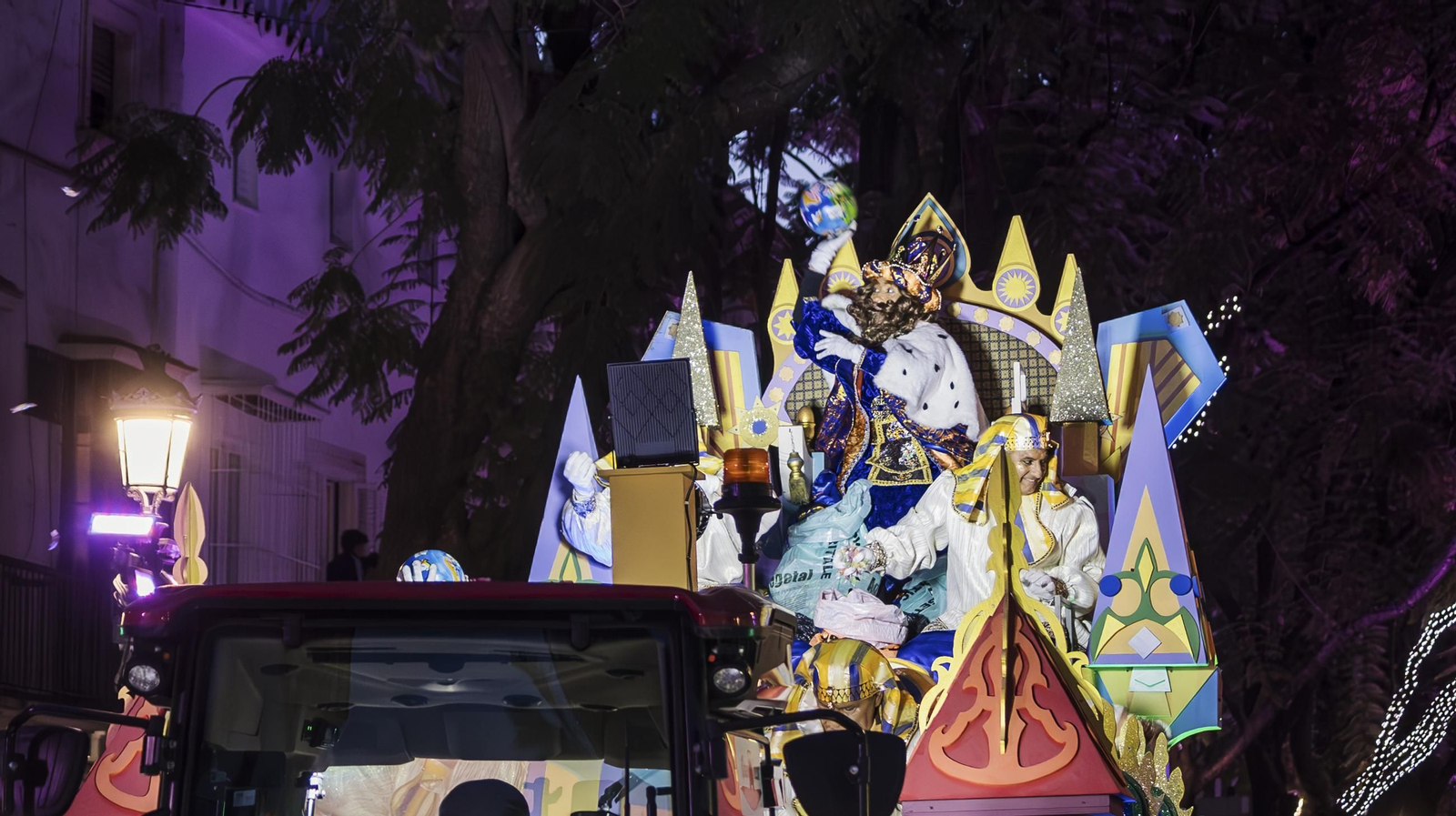 Búscate en la Cabalgata de los Reyes Magos de Jerez 2025