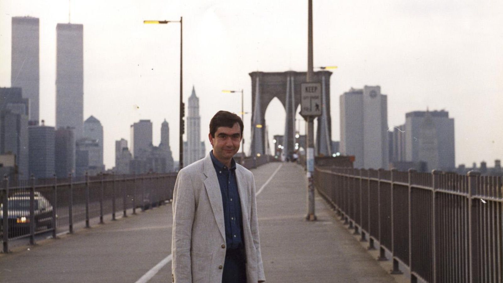 Antonio Muñoz Molina en su primera visita a Nueva York, antes del derrumbe de las torres gemelas Antonio Muñoz Molina en su primera visita a Nueva York, antes del derrumbe de las torres gemelas