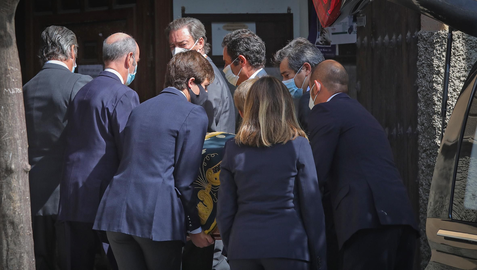 Familiares y amigos despiden en San Marcos a Luis López de Carrizosa y Domecq 'Conde de Peraleja'