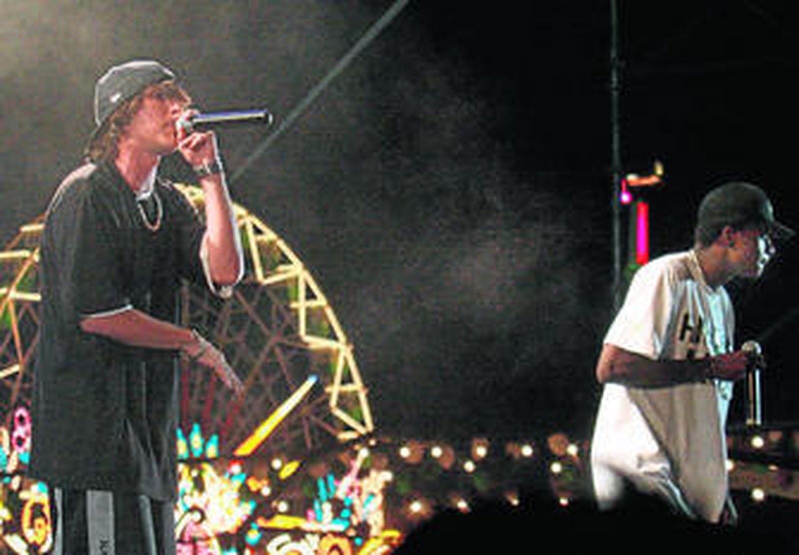 Raperos y djs toman la zona joven