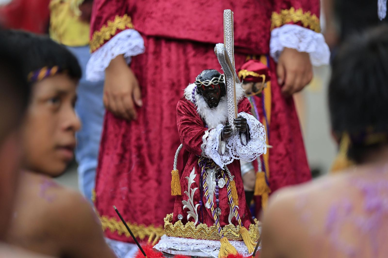 El Cristo Negro de Portobelo es venerado por sus milagros en Panamá