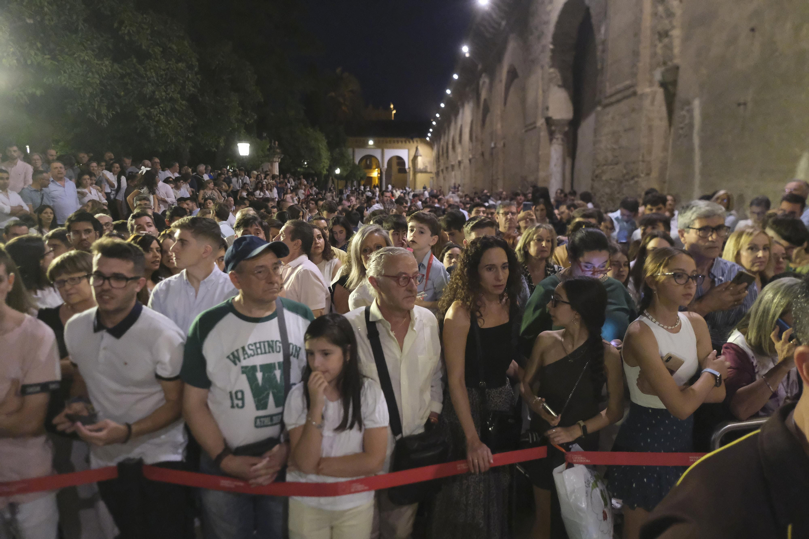 La procesión de la Virgen de la Paz tras su coronación pontificia en Córdoba, en imágenes