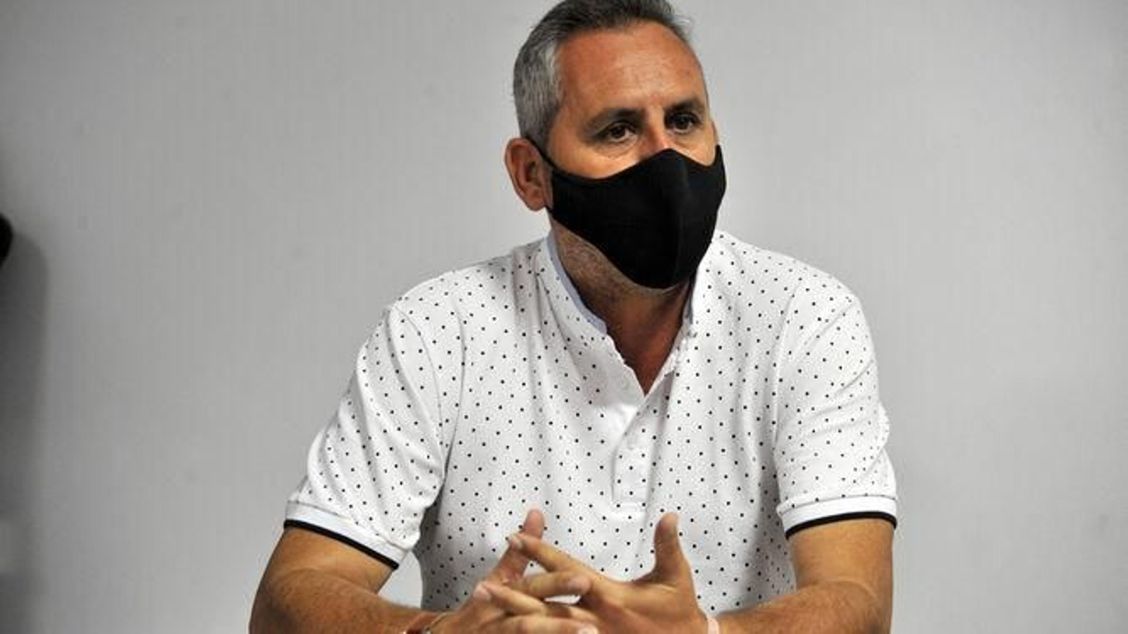 El alcalde de Torre Alhaquime, Pedro Barroso.