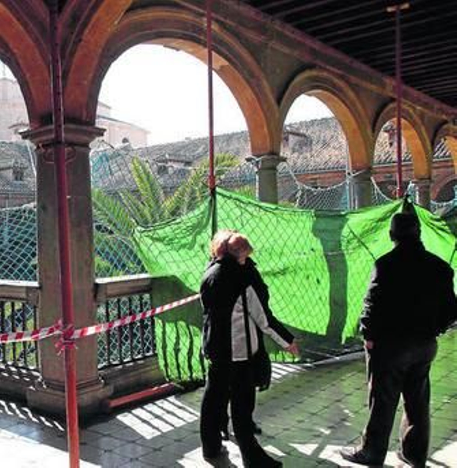 La intervención en la balaustrada del primer patio es lo más urgente.