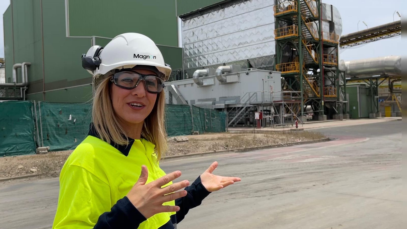 Ana Belén González Viera , en las instalaciones de Magnon Green Energy en Huelva.