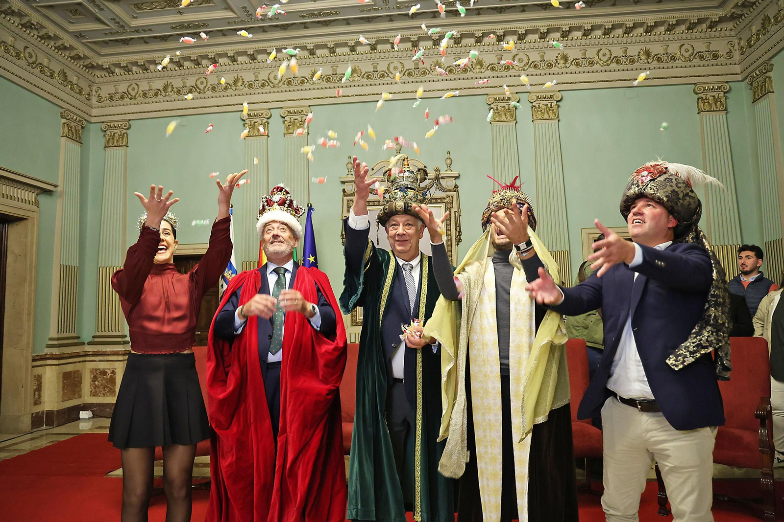 Imágenes de la Coronación de sus Majestades los Reyes Magos de Huelva 2025
