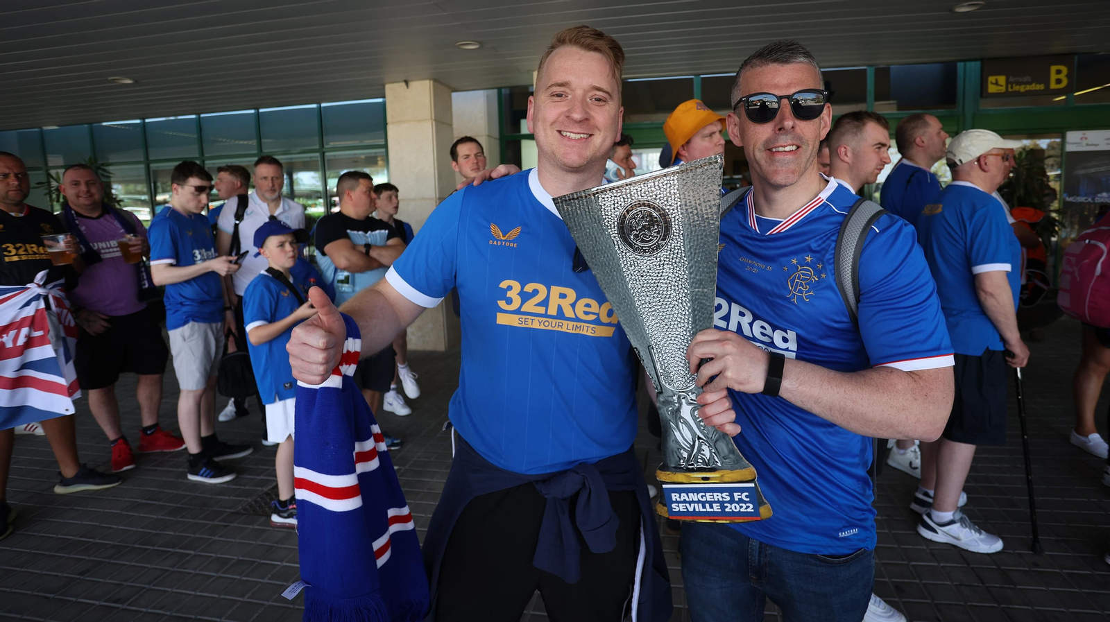 El Aeropuerto de Jerez recibe a hinchas de Glasgow Rangers y Eintracht Frankfurt