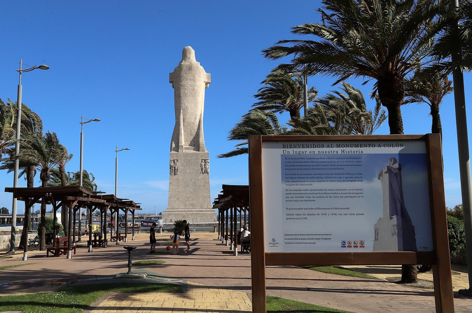 Imágenes del Monumento a Colón que ya se puede ver sin andamios en la Punta del Sebo