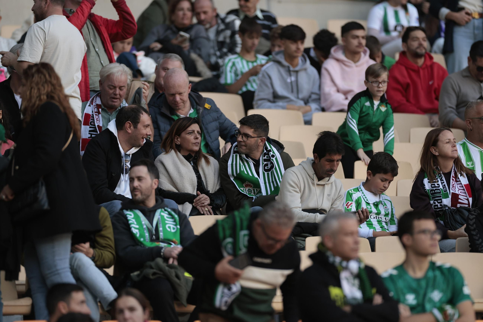Búscate en las fotos del Betis - Girona