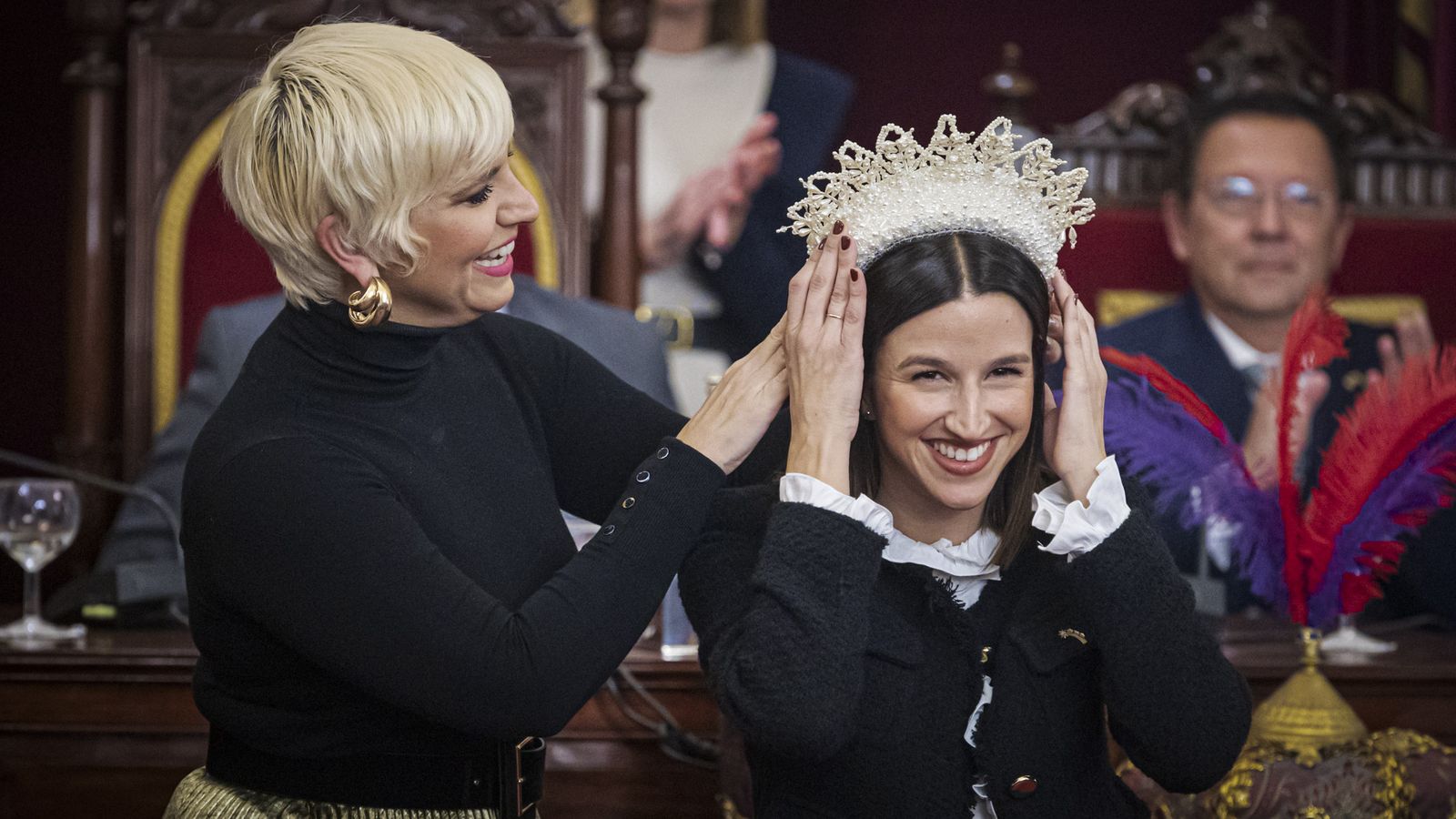 Las imágenes del traspaso de coronas de SM los Reyes Magos de Cádiz