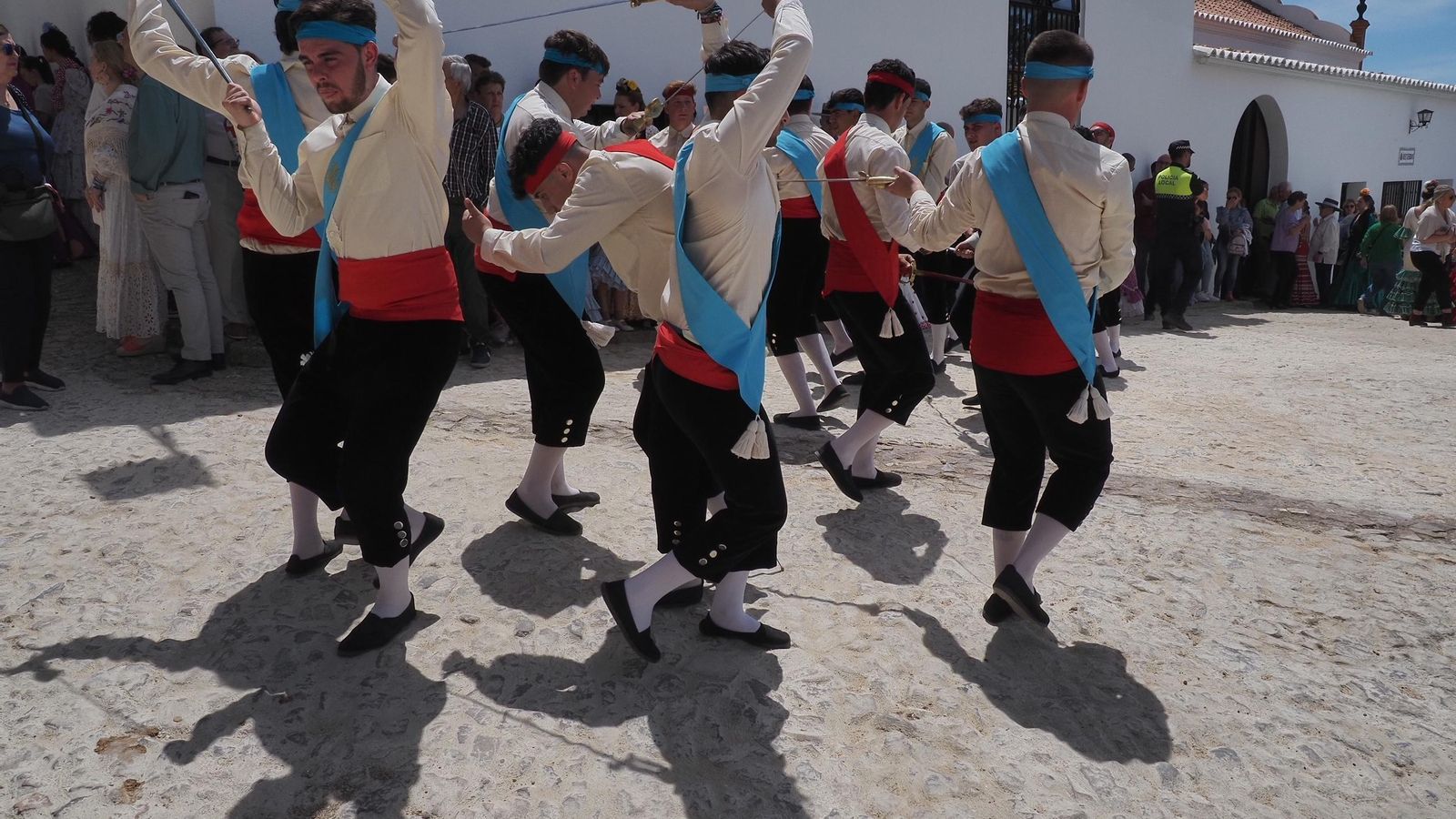 Trenzado de la tradicional Danza de las espadas