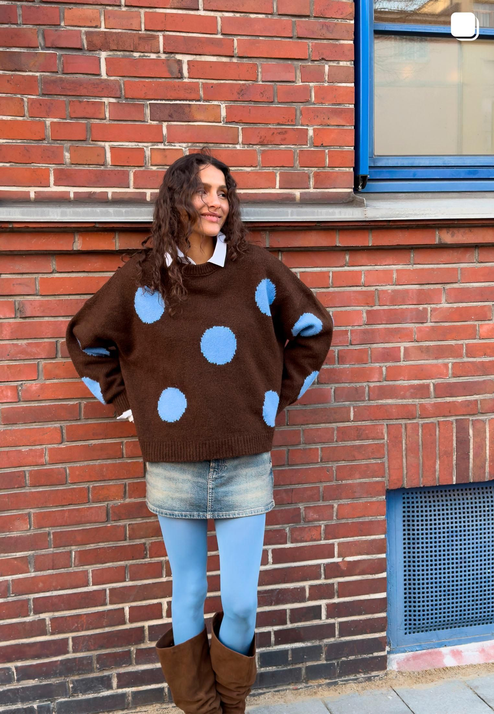 Jersey de lunares de Stradivarius.