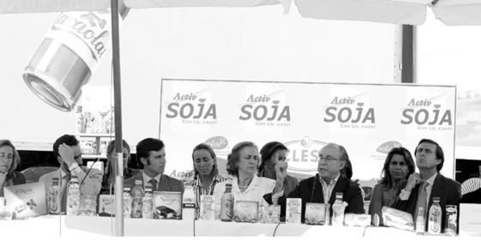 Toda la familia acompañó a José María Ruiz-Mateos en su comparecencia ante los medios en la fábrica madrileña de Clesa, apenas cuatro horas después de salir de Alcalá-Meco, en 2007.

Foto: EFE
