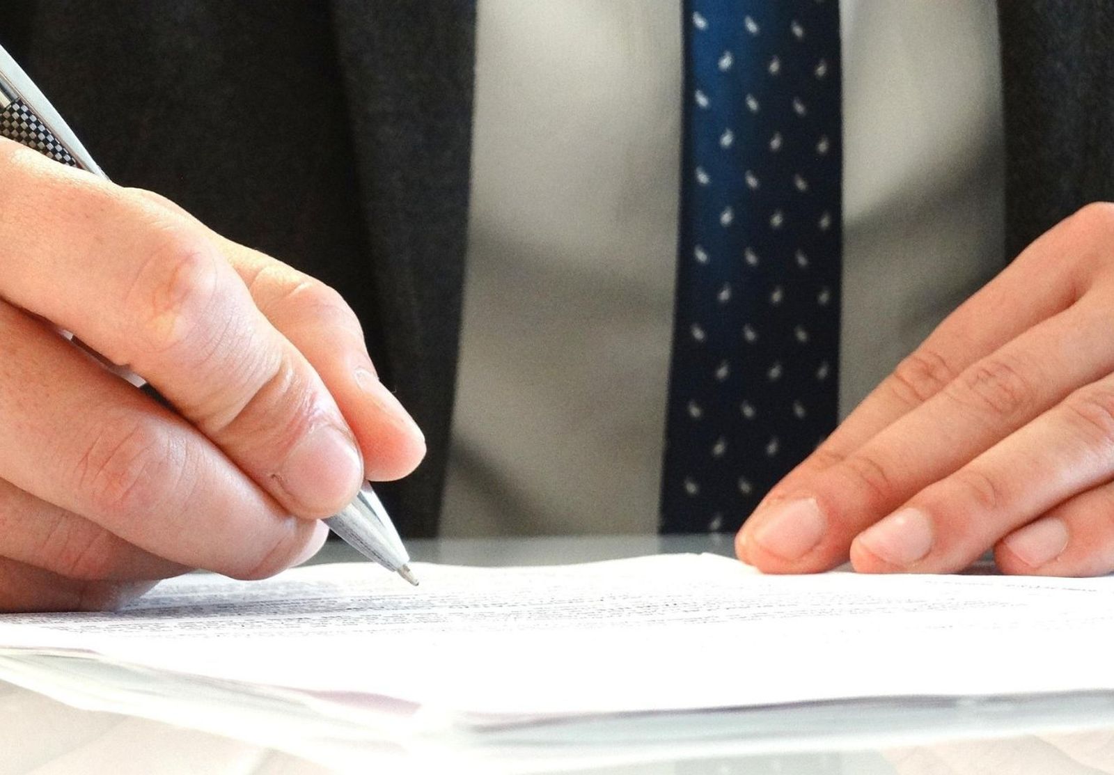 Obligan a una aseguradora a pagar el sepelio.