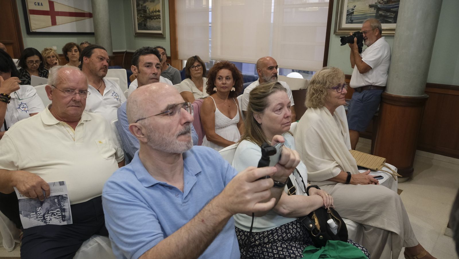 Imágenes de la visita de la Expedición Juan Sebastián Elcano al Club de Mar de Almería