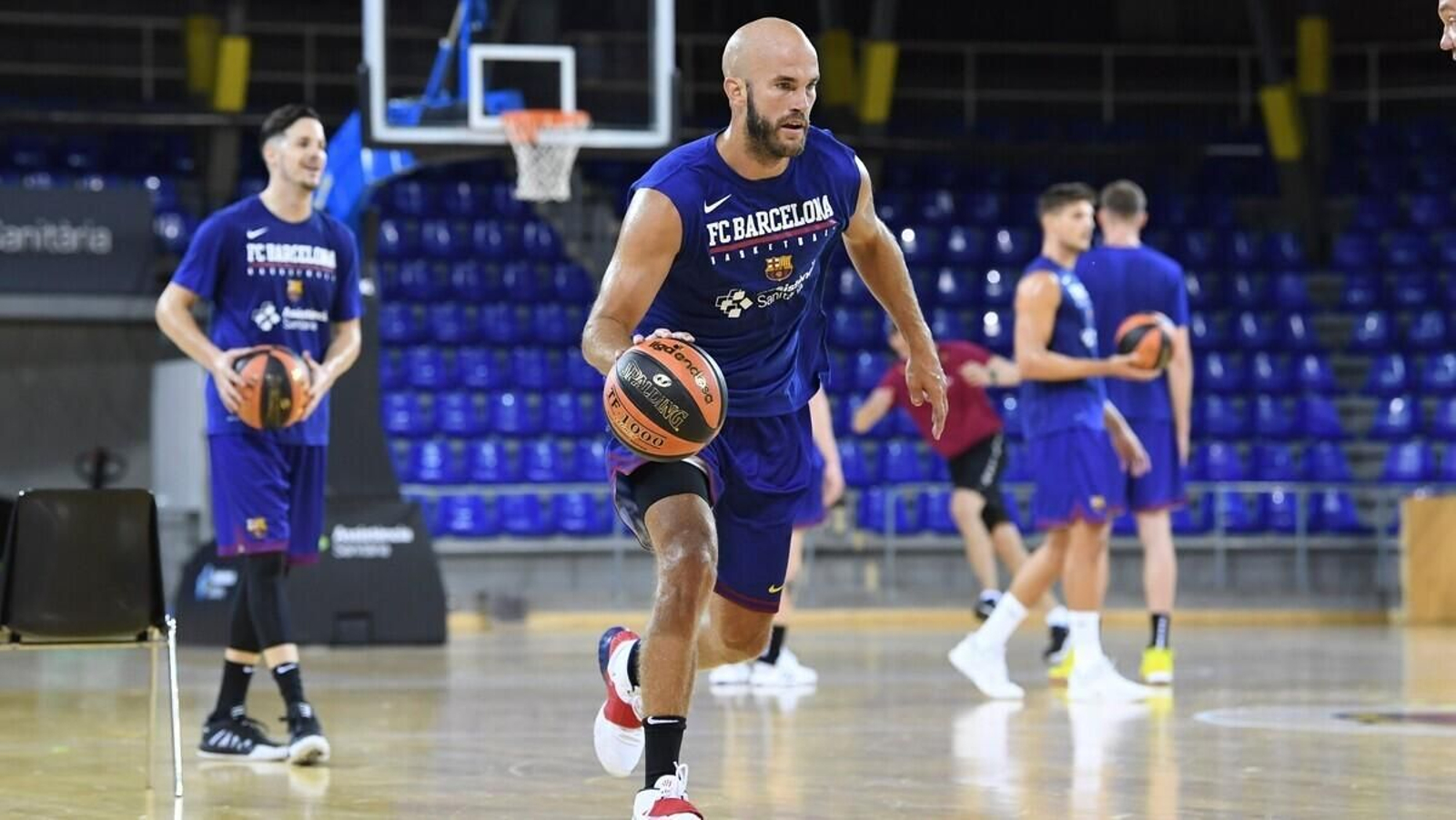 Nick Calathes en su primer entrenamiento con el Barcelona.