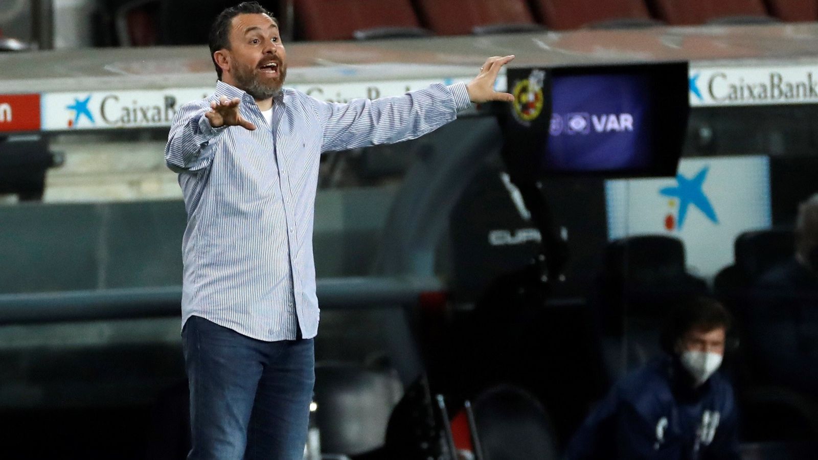 Sergio González, un entrenador serio.