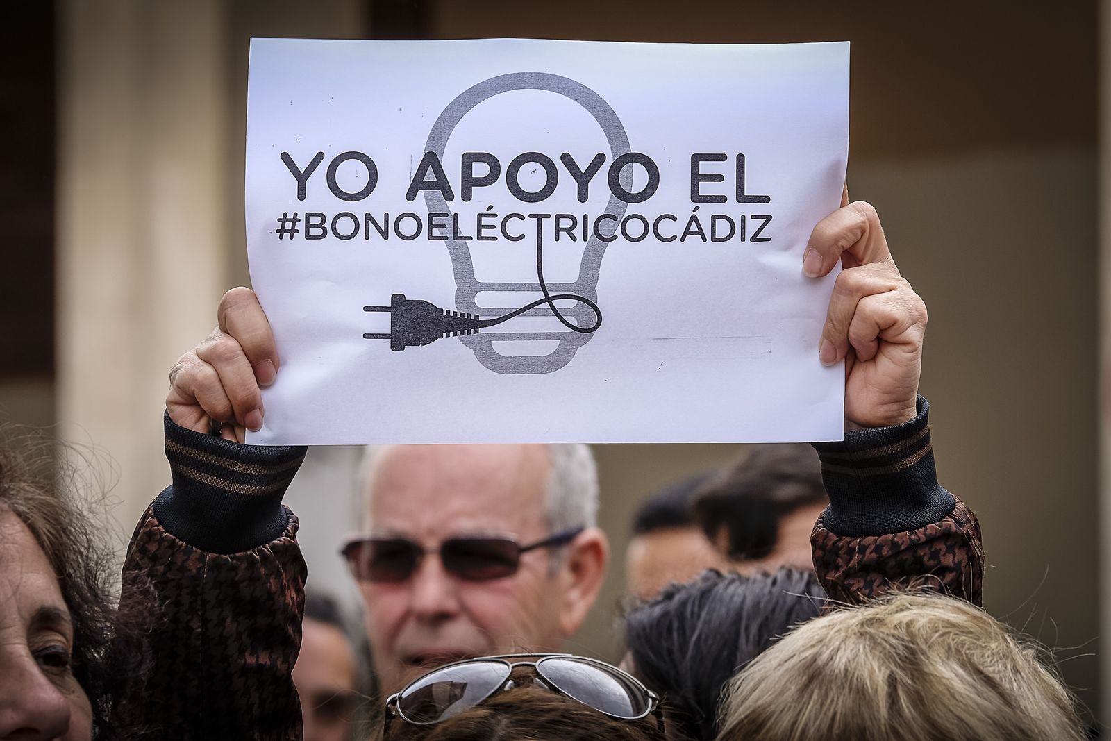 Una de las manifestaciones en apoyo al bono local, en una imagen de finales de marzo de 2017.