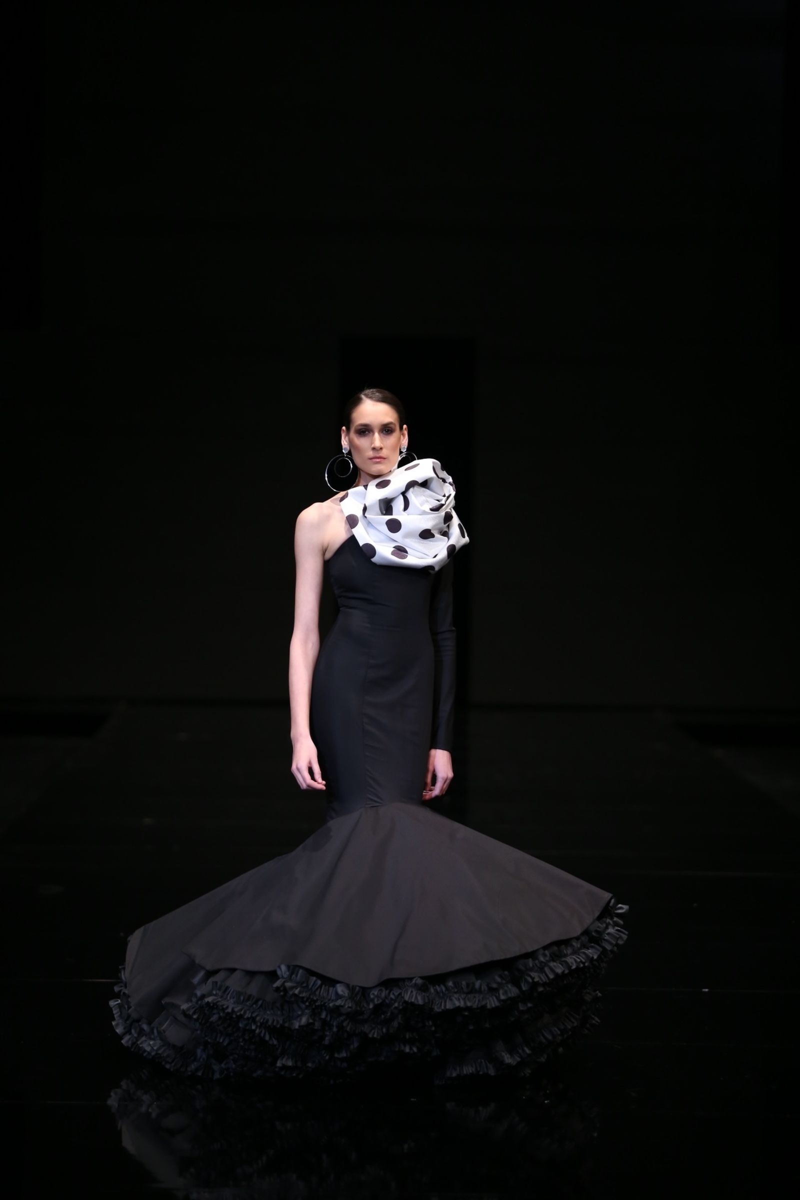 El traje de flamenca negro de 2019, sinónimo de elegancia