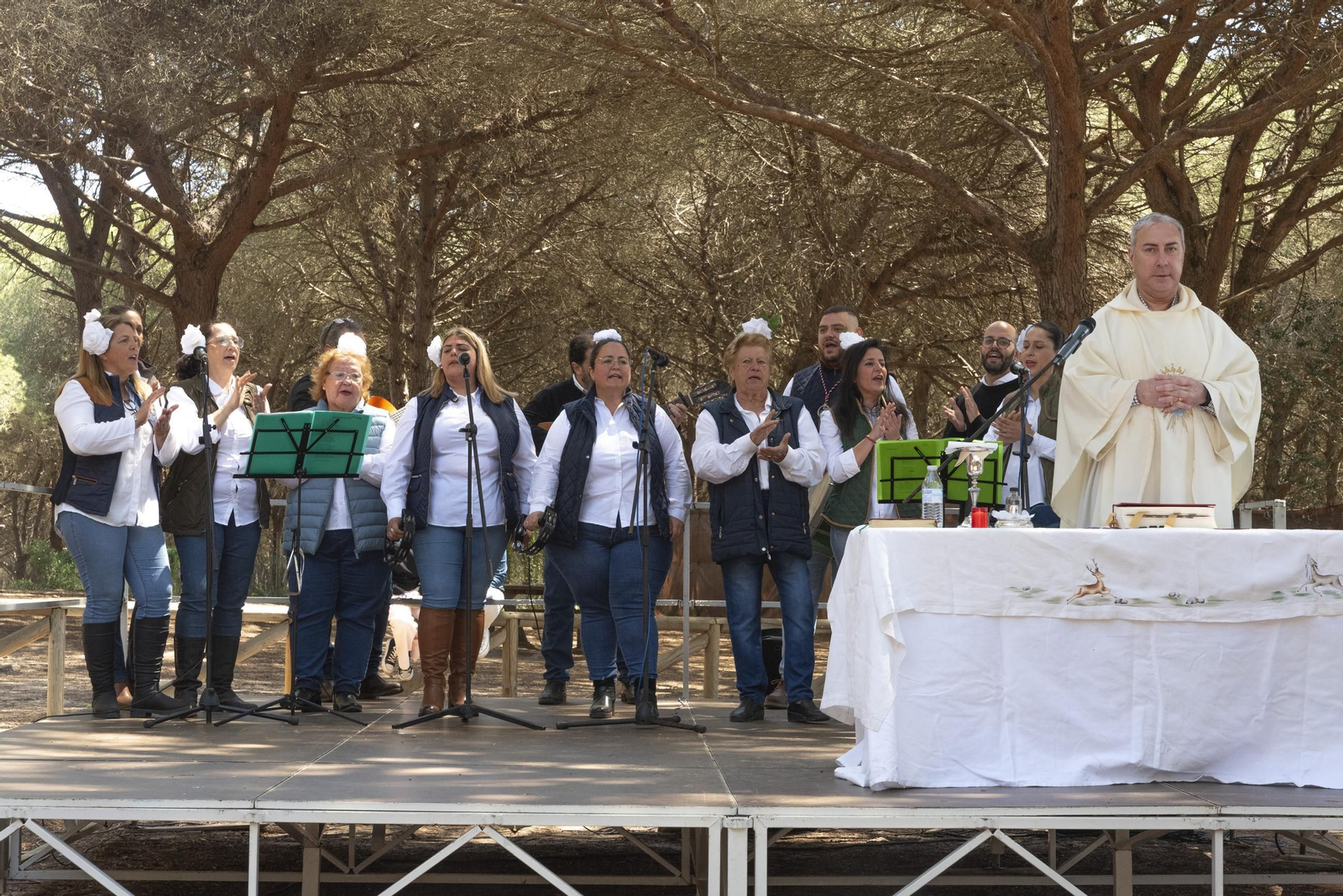 Fotos de la Romería del Santo Patrón de San Roque en el Pinar del Rey Fotos de la Romería del Santo Patrón de San Roque en el Pinar del Rey