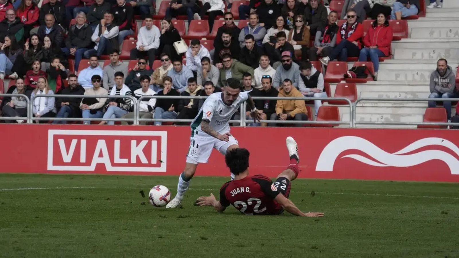Joaquín Muñoz, en el partido contra el Mirandés, cuando cayó lesionado.