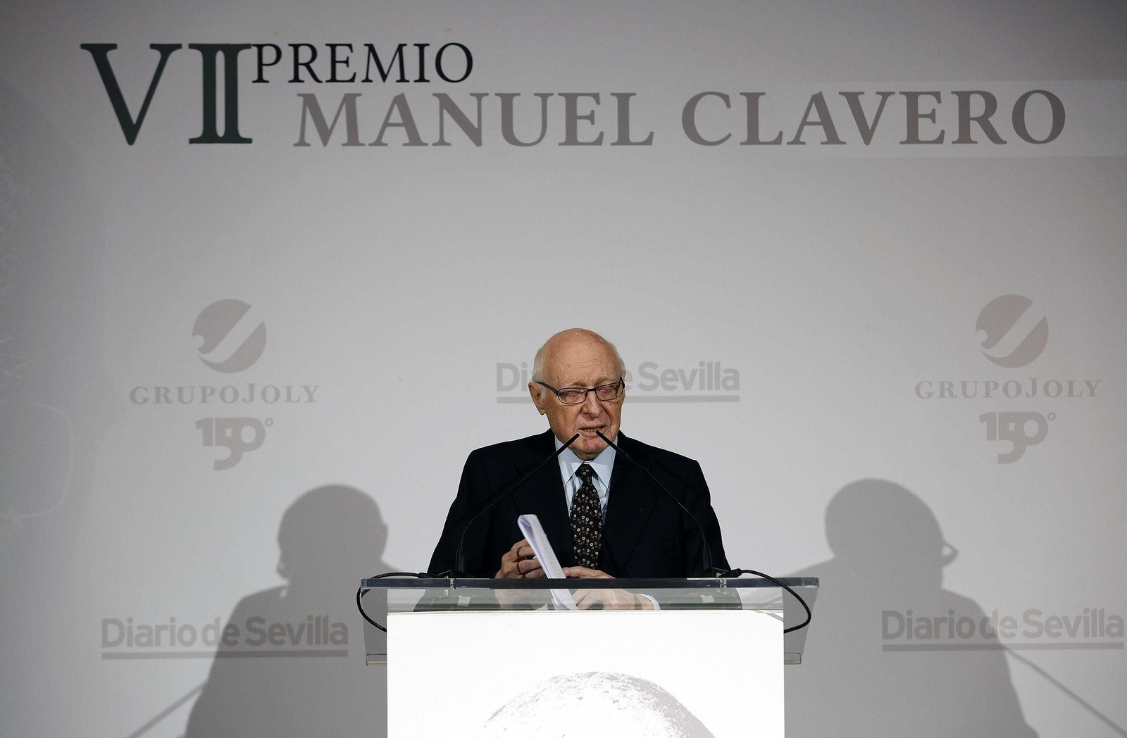 La entrega del VIl Premio Manuel Clavero a Soledad Becerril, en imágenes