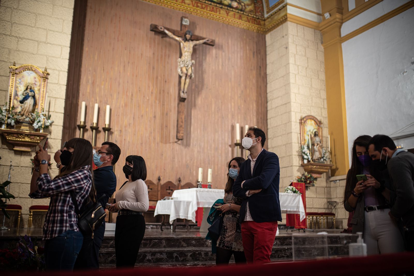 Imágenes del ambiente cofrade en la Iglesia del Sagrado Corazón de Jesús