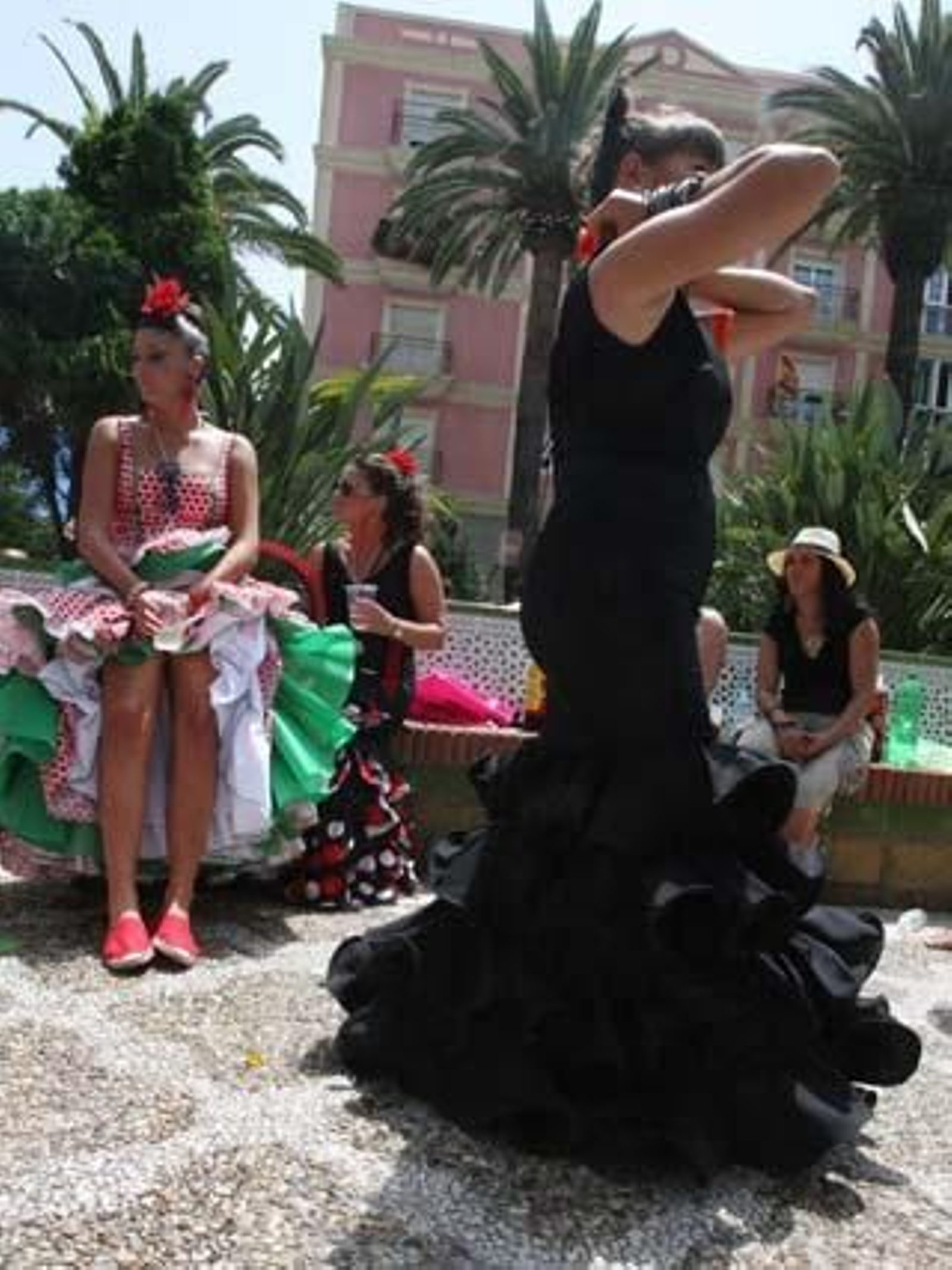 Los linenses se volcaron en la celebración del Domingo Rociero y el Real y el centro tuvieron un gran ambiente

Foto: Paco Guerrero