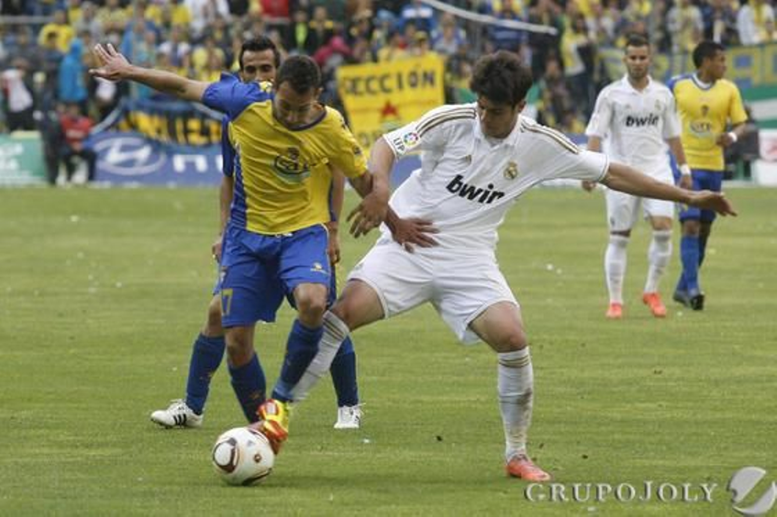 Ferreiro pelea con Morata por la posesión. 

Foto: Lourdes de Vicente - Joaquin Pino