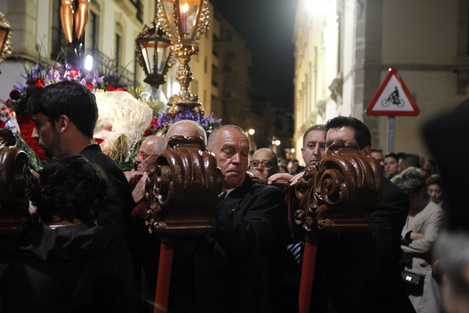 Imágenes Via Crucis Santo Cristo de la Escucha. Semana Santa Almería 2019